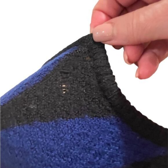 Free People Women’s Sweater Size Large Poncho Style Blue Black Striped Wool - Picture 12 of 12